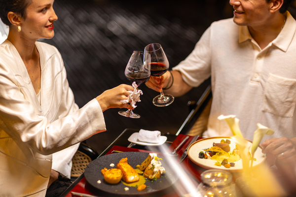 APT Guided Tours & River Cruises Restaurant 1 ©Mailan & Au Co.jpg